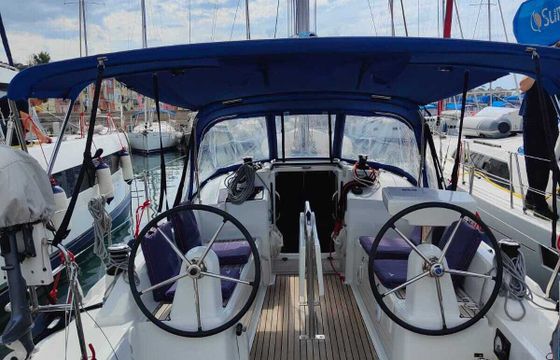 Sailboat Bénéteau Oceanis 30.1 9m