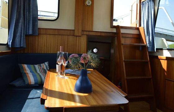 Houseboat Rogger 1000 Salon 40hp