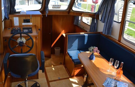 Houseboat Rogger 1000 Salon 40hp
