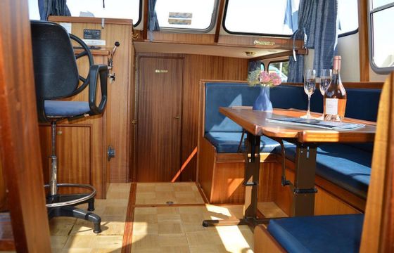 Houseboat Rogger 1000 Salon 40hp
