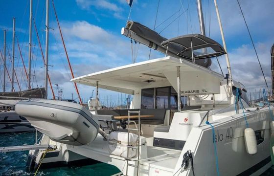 Catamaran Fountaine Pajot Isla 40 11.93m