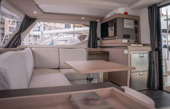 Catamaran Fountaine Pajot Isla 40 11.93m