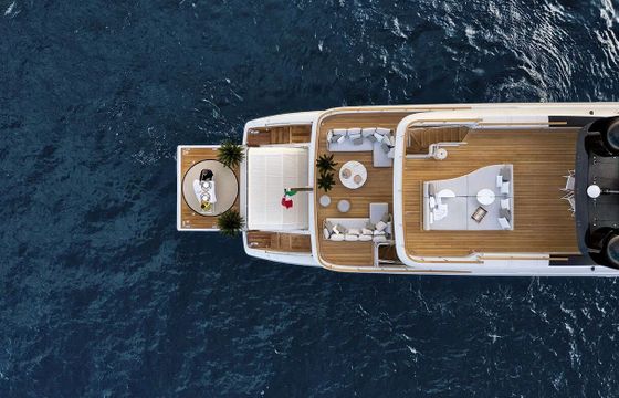 Motor yacht Benetti 38 m 2800hp