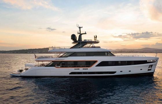 Motor yacht Benetti 38 m 2800hp