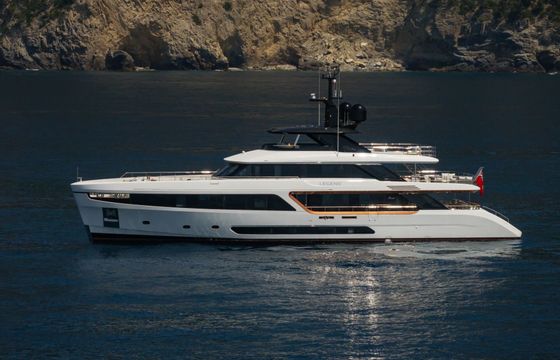 Motor yacht Benetti 38 m 2800hp