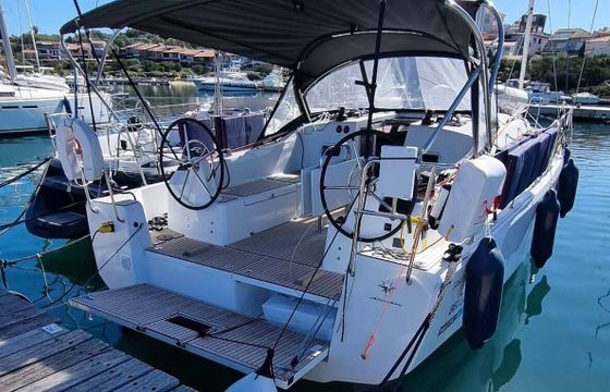 Sailboat Jeanneau Sun Odyssey 380 11m