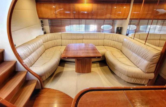 Motor yacht Pershing 65 2840hp