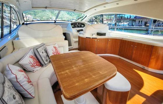 Motor yacht Pershing 65 2840hp