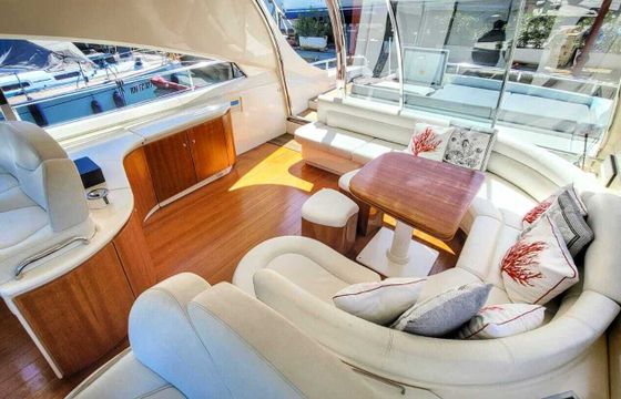 Motor yacht Pershing 65 2840hp