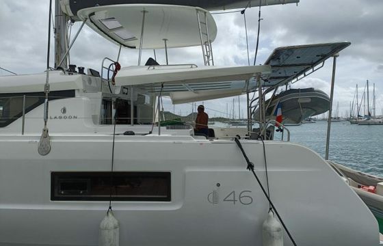 Catamaran Lagoon-Bénéteau Lagoon 46 - 4 + 2 cab. 13m