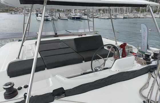 Catamaran Lagoon-Bénéteau Lagoon 46 - 4 + 2 cab. 13m