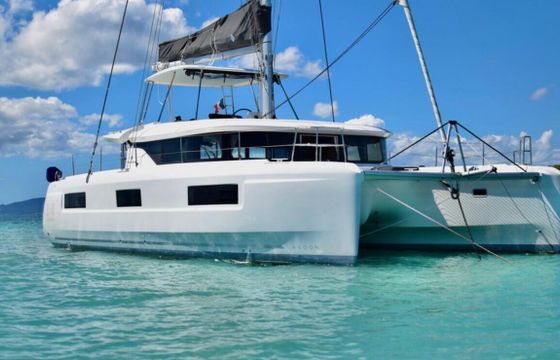 Catamaran Lagoon-Bénéteau Lagoon 46 - 4 + 2 cab. 13m