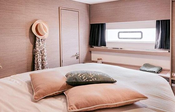 Catamaran Fountaine Pajot Aura 51 16m