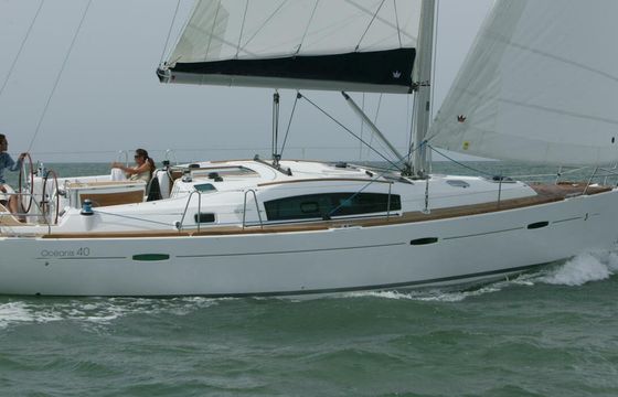 Sailboat Beneteau Oceanis 40 12m