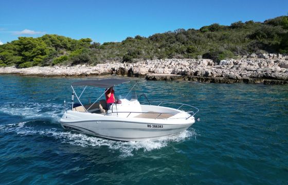 Motorboat France Jeanneau Cap Camarat 6.5 Cc 150hp
