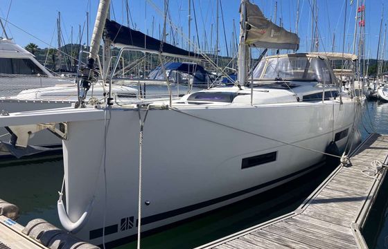 Sailboat Dufour Dufour 390 9.99m