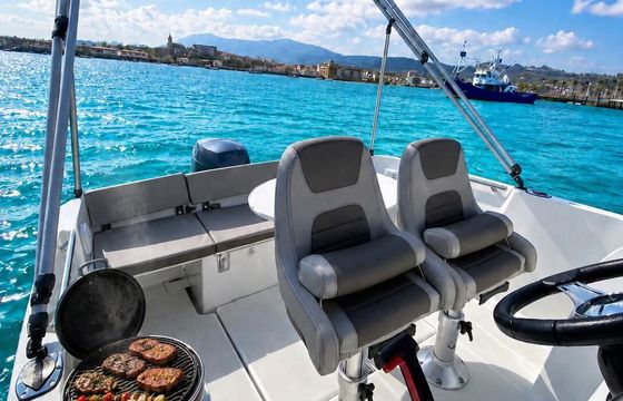 Motorboat Jeanneau Cap Camarat 5.5 Cc 100hp
