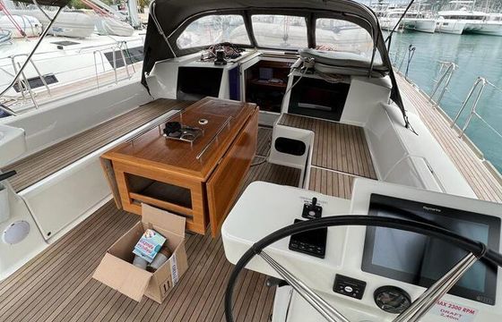 Sailboat Dufour 520 GL 15m