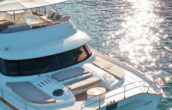 Motor yacht Fontaine Pajot Queensland 55
