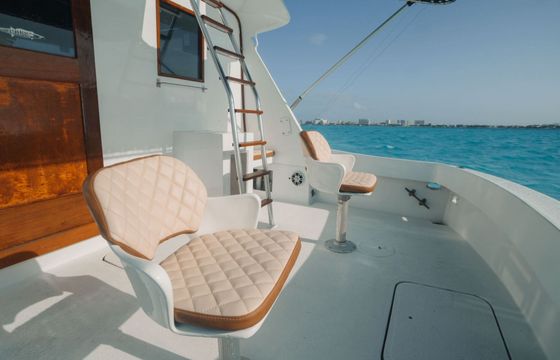Motor yacht Hatteras 40 ft convertible/ sport fishing