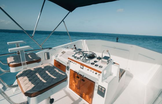 Motor yacht Hatteras 40 ft convertible/ sport fishing