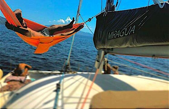 Catamaran LAGOON 380 MIRAGUA 12m