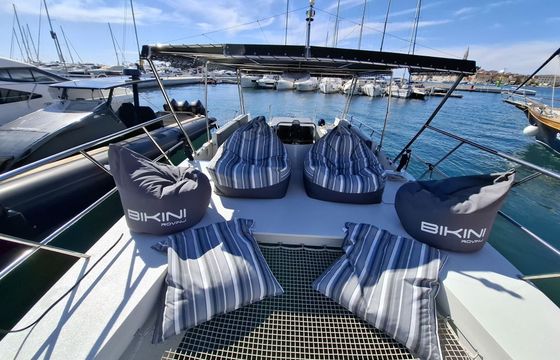 Motorboat HALF Day Catamaran rentals Bikini 140hp