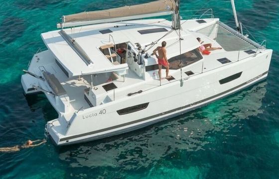 Catamaran Fountaine Pajot Lucia 40 11.73m