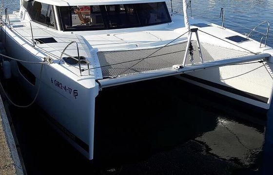 Catamaran Fountaine Pajot Lucia 40 11.73m