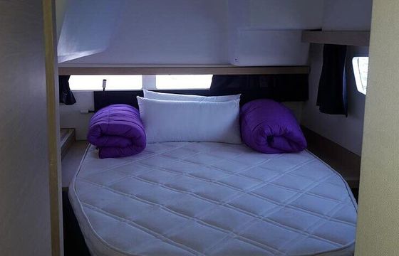 Catamaran Fountaine Pajot Lucia 40 11.73m