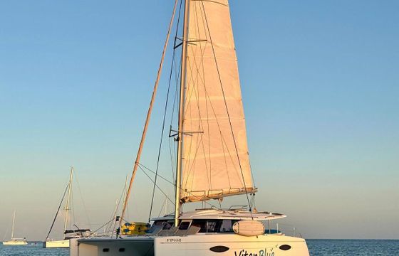 Catamaran Fountaine Pajot Helia 44 13.5m