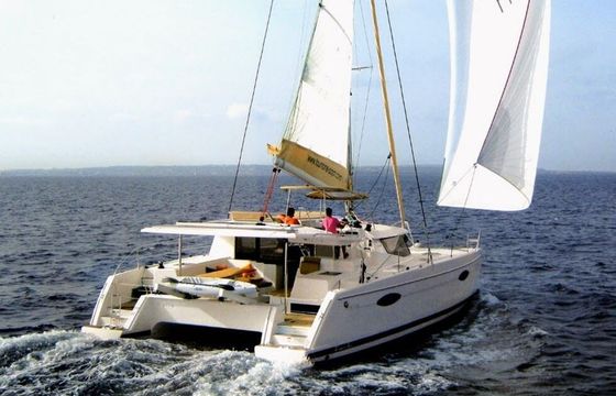 Catamaran Fountaine Pajot Helia 44 13.5m