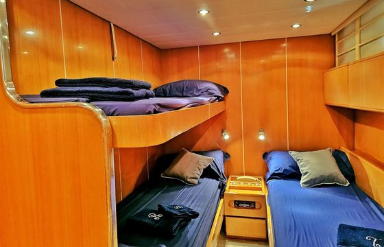 Motor yacht Leopard 23 2000hp