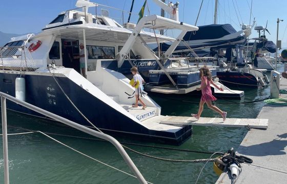 Catamaran Beneteau Patrol 690 16.5m