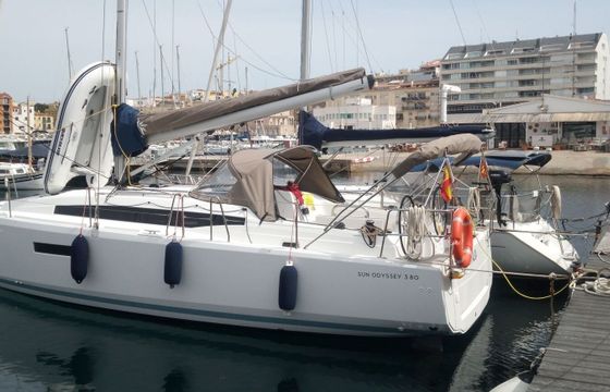 Sailboat Jeanneau Sun Odyssey 380 11m