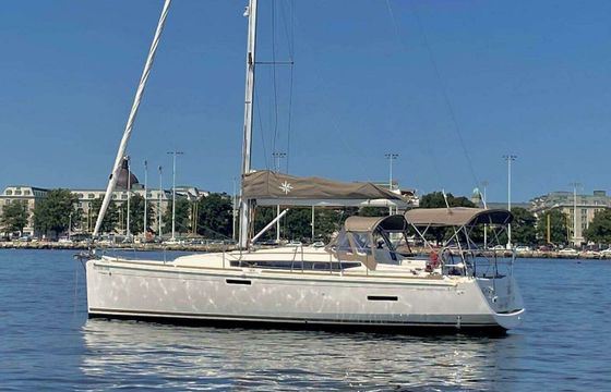 Sailboat Jeanneau Sun Odyssey 379 11.34m