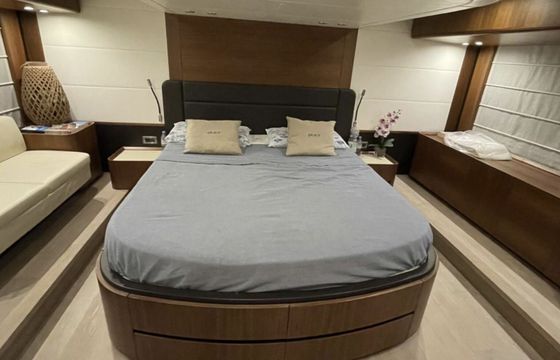 Motor yacht Absolute NAVETTA 58 1250hp