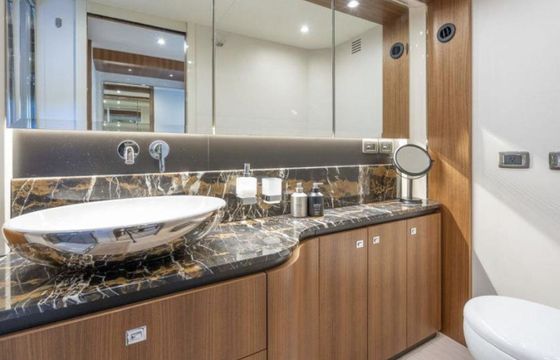 Motor yacht Absolute NAVETTA 58 1250hp