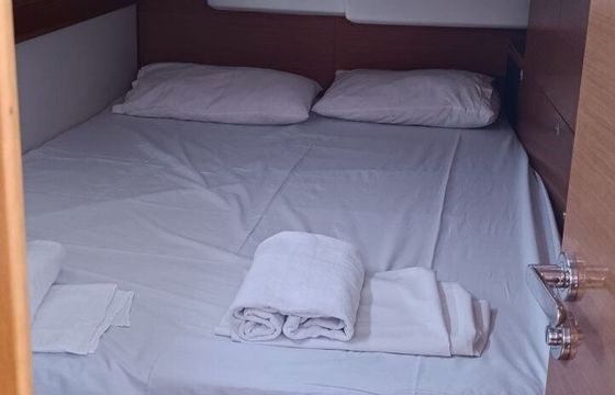 Sailboat Jeanneau Sun Odyssey 519  2017 15.21m