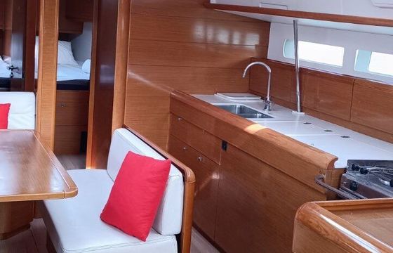 Sailboat Jeanneau Sun Odyssey 519  2017 15.21m
