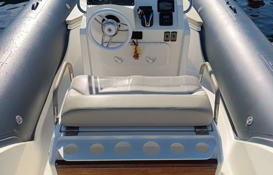 RIB Cantieri capelli tempest 775 300hp
