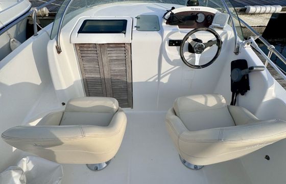 Motorboat Jeanneau Cap Camarat 6.5 Cc 140hp