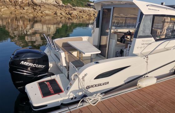Motorboat Quicksilver 755 weekend