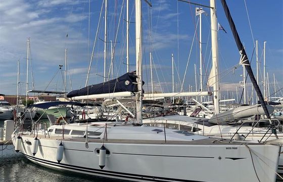 Sailboat Jeanneau Sun Odyssey 42i 12.85m