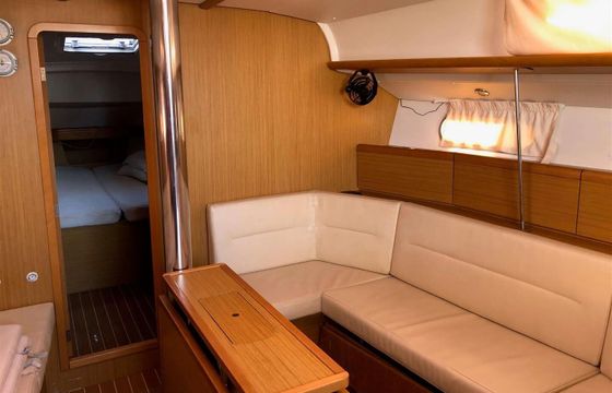 Sailboat Jeanneau Sun Odyssey 42i 12.85m