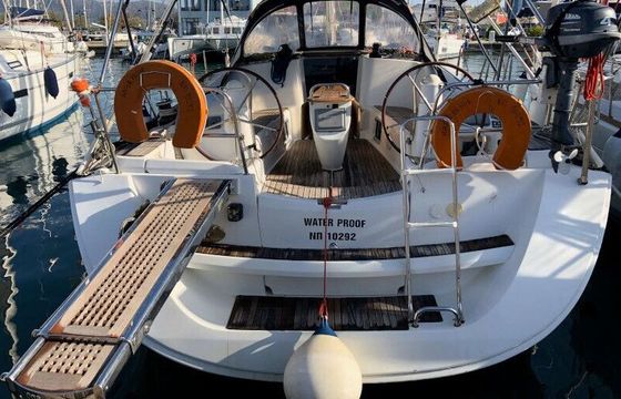 Sailboat Jeanneau Sun Odyssey 42i 12.85m