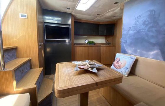 Motorboat Azimut 48 1200hp