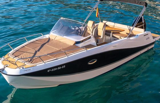 Motorboat Quicksilver Activ 755 Sundeck 250hp