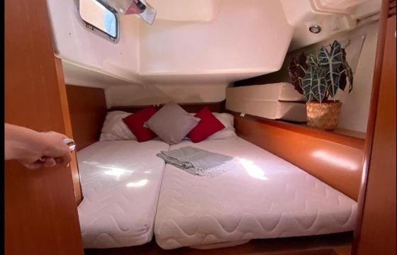 Sailboat Beneteau Beneteau Oceanis 43 (2007) 13.25m