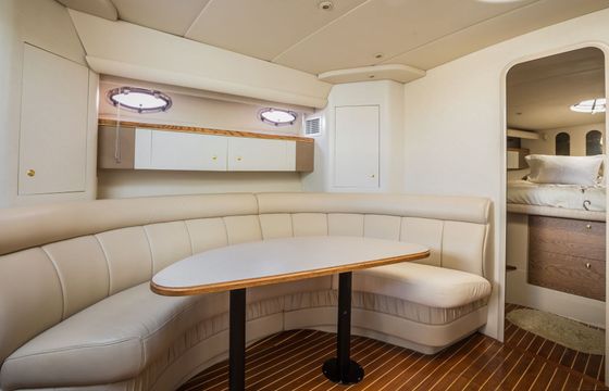Motor yacht Cruisers Renovated 2023 852hp